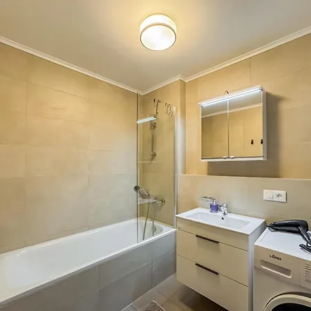 в центре братиславы с личной парковкой Apartman Pozsony